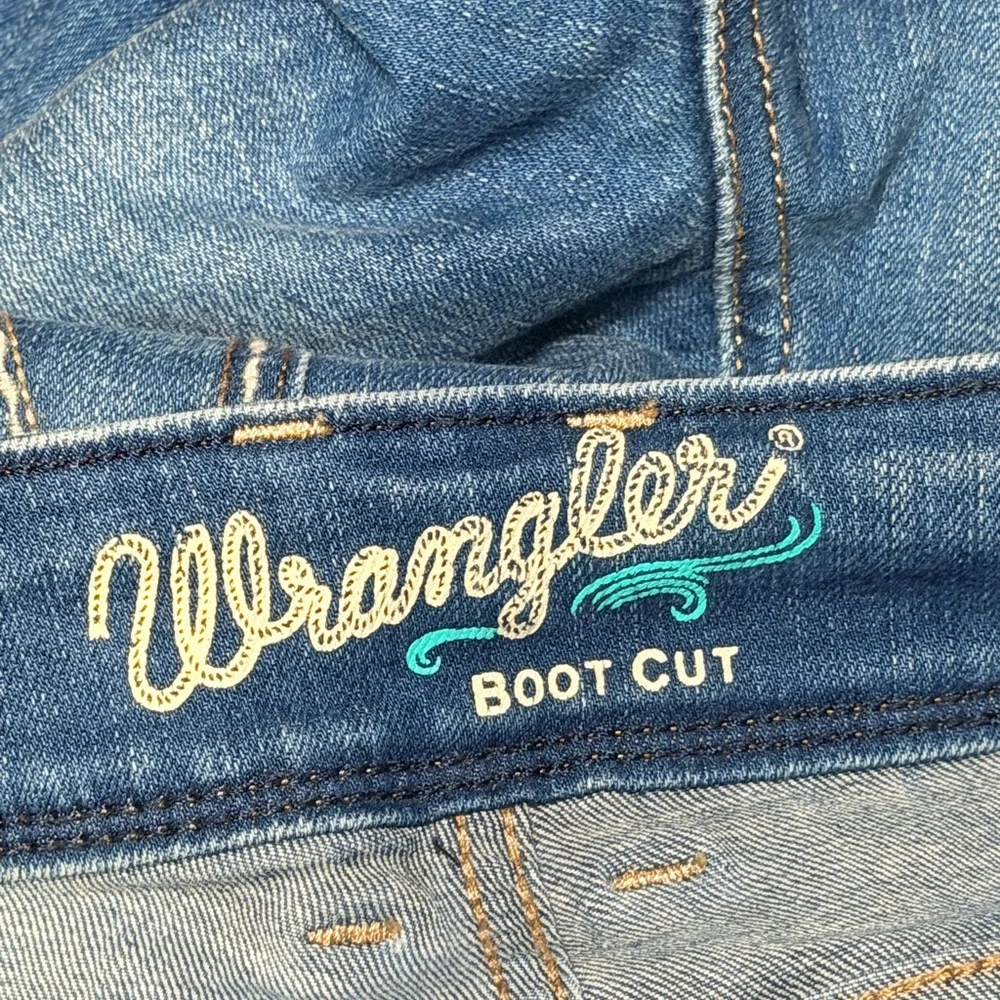 Wrangler Denim Jeans with Teal Accent - Boot Cut - Picture 1 of 6